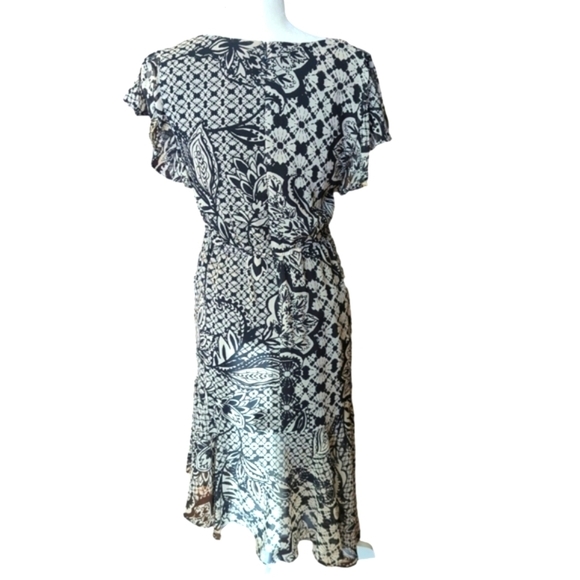 Taylor Black Floral print Ruched Ruffled Dress Black V-Neck size 6 - Picture 2 of 12